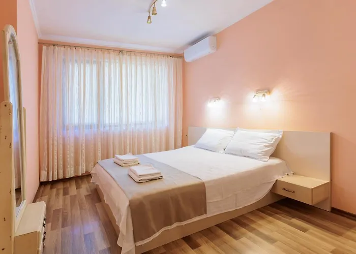 Demira * Μπουργκάς